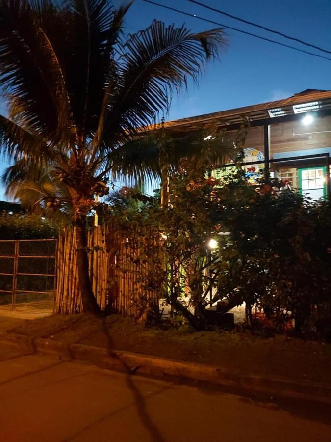 Hôtel The Bocas Corner à Bocas del Toro Extérieur photo